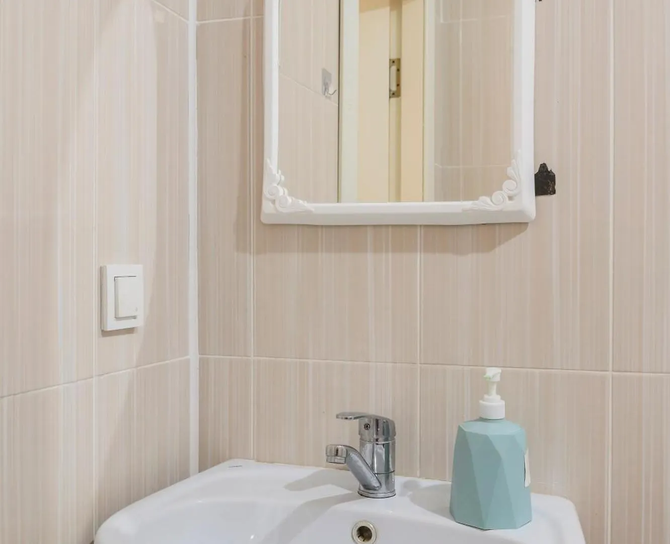 Квартира На 8-9 Человек С Видом На Город 36 Almaty Apartment